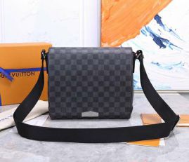 Picture of LV Mens Bags _SKUfw104292858fw